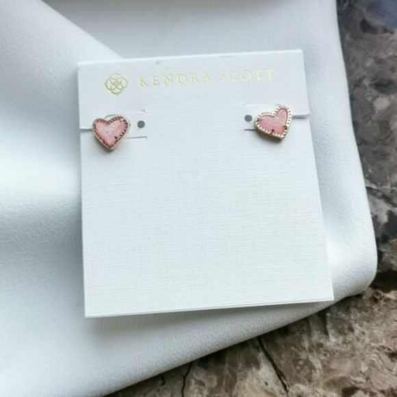 Kendra Scott Jewelry - 🎉🎉HP🎉🎉Nwot Kendra Scott Ari earring in pink